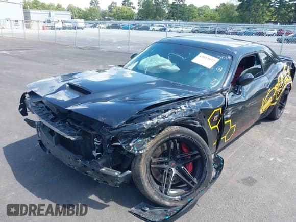 2022 Dodge Challenger R/T Scat Pack Widebody z VIN 2C3CDZFJ3NH151508, wystawiony jako IAAI lot #42812032 z przebiegiem 26 122 mil mil oraz . Historia ofert i sprzedaży dostępna na DreamBid. Obrazek 2.