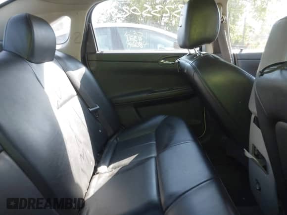 2013 Chevrolet Impala Police с VIN 2G1WD5E39D1208797, выставлен на аукционе IAAI как лот 43235020 с пробегом 235 370 миль миль и . История ставок и продаж доступна на DreamBid. Изображение 8.