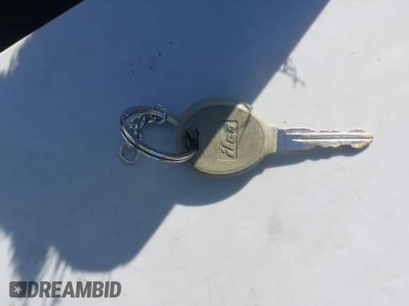 2000 Jeep Grand Cherokee Laredo z VIN 1J4GW48S0YC309210, wystawiony jako IAAI lot #43551821 z przebiegiem 324 070 mil mil oraz . Historia ofert i sprzedaży dostępna na DreamBid. Obrazek 11.