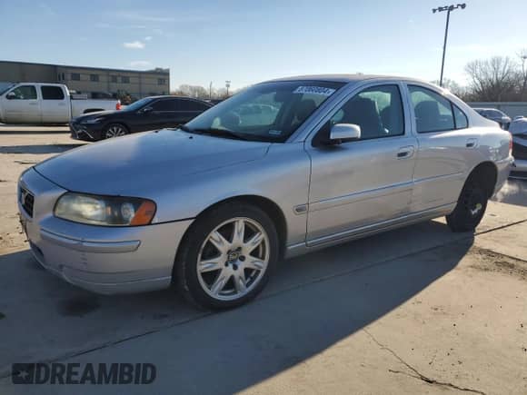 2005 Volvo S60 с VIN YV1RH592X52432120, выставлен на аукционе Copart как лот 87060804 с пробегом 126 237 миль миль и Чистый • Clean title. История ставок и продаж доступна на DreamBid. Изображение 1.