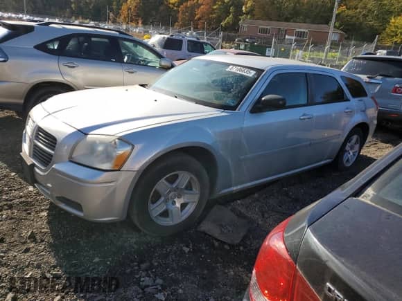 2006 Dodge Magnum with VIN 2D4FV47T96H315826, listed as a Copart auction lot 87106635 with Not provided miles and Salvage title. Bid and sale history available at DreamBid. Image 1.