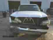 2004 Chevrolet Silverado 2500HD LS z VIN 1GCHC23U04F124373, wystawiony jako Copart lot #42005305 z przebiegiem Nie podano mil oraz Szkoda całkowita • Salvage title. Historia ofert i sprzedaży dostępna na DreamBid. Obrazek 5.