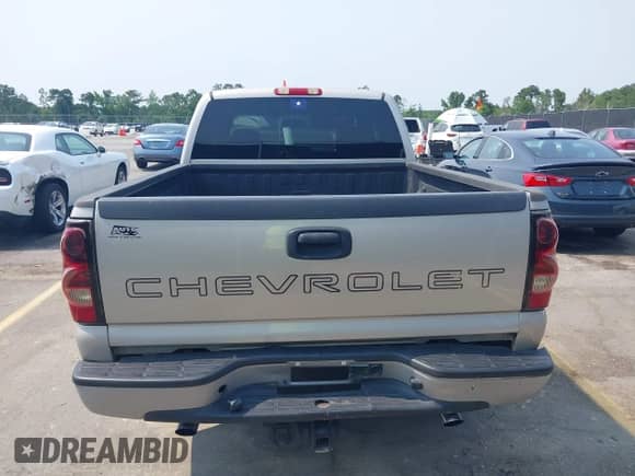 2004 Chevrolet Silverado 1500 LT с VIN 2GCEC19T241349008, выставлен на аукционе IAAI как лот 42383779 с пробегом 229 984 миль миль и . История ставок и продаж доступна на DreamBid. Изображение 16.