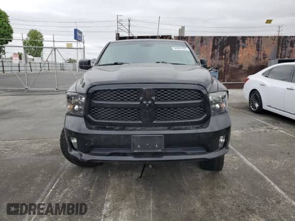 2017 Ram 1500 Express z VIN 1C6RR6FG7HS860991, wystawiony jako Copart lot #54261035 z przebiegiem 68 271 mil mil oraz Szkoda całkowita • Salvage title. Historia ofert i sprzedaży dostępna na DreamBid. Obrazek 5.