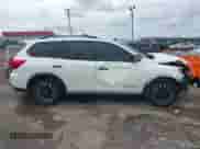 2019 Nissan Pathfinder S z VIN 5N1DR2MN2KC623545, wystawiony jako IAAI lot #43303123 z przebiegiem 122 660 mil mil oraz . Historia ofert i sprzedaży dostępna na DreamBid. Obrazek 13.