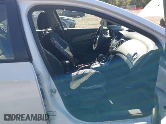2013 Chevrolet Cruze LS with VIN 1G1PA5SG7D7306847, listed as a IAAI auction lot 43141952 with 141,858 mi miles and . Bid and sale history available at DreamBid. Image 5.
