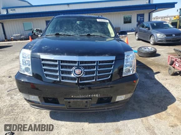 2010 Cadillac Escalade ESV Premium with VIN 1GYUKJEF4AR112581, listed as a Copart auction lot 50363955 with 209,412 mi miles and Non repairable. Bid and sale history available at DreamBid. Image 5.