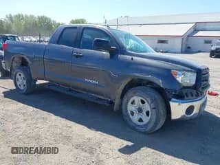 2013 Toyota Tundra z VIN 5TFUM5F19DX042201, wystawiony jako IAAI lot #43080095 z przebiegiem 162 052 mil mil oraz . Historia ofert i sprzedaży dostępna na DreamBid. Obrazek 1.