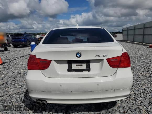 2009 BMW 3 Series 328i с VIN WBAPH77599NM28325, выставлен на аукционе Copart как лот 85490975 с пробегом 111 085 миль миль и Списание • Salvage title. История ставок и продаж доступна на DreamBid. Изображение 6.
