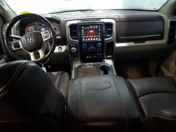 2017 Ram 1500 Limited z VIN 1C6RR7WT7HS835690, wystawiony jako Copart lot #83415404 z przebiegiem 108 964 mil mil oraz Szkoda całkowita • Salvage title. Historia ofert i sprzedaży dostępna na DreamBid. Obrazek 8.