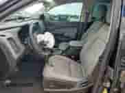 2020 Chevrolet Colorado 2WD Work Truck z VIN 1GCGSBEAXL1226390, wystawiony jako Copart lot #81899635 z przebiegiem 135 026 mil mil oraz Szkoda całkowita • Salvage title. Historia ofert i sprzedaży dostępna na DreamBid. Obrazek 7.