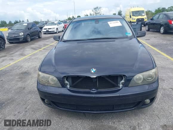2007 BMW 7 Series 750i with VIN WBAHL83597DT08140, listed as a IAAI auction lot 42742309 with 120,531 mi miles and . Bid and sale history available at DreamBid. Image 6.