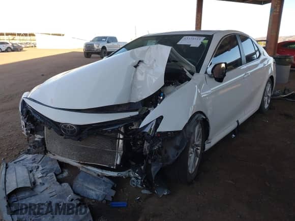 2023 Toyota Camry LE z VIN 4T1R11AK2PU138860, wystawiony jako IAAI lot #43374519 z przebiegiem 56 208 mil mil oraz . Historia ofert i sprzedaży dostępna na DreamBid. Obrazek 17.