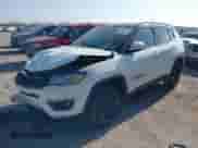 2019 Jeep Compass Altitude z VIN 3C4NJCBB2KT832402, wystawiony jako IAAI lot #41054965 z przebiegiem 84 804 mil mil oraz . Historia ofert i sprzedaży dostępna na DreamBid. Obrazek 2.
