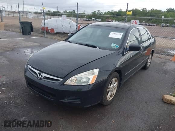 2007 Honda Accord EX-L с VIN 1HGCM56887A102521, выставлен на аукционе IAAI как лот 43286451 с пробегом 350 769 миль миль и . История ставок и продаж доступна на DreamBid. Изображение 2.