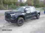 2023 Chevrolet Silverado 1500 LT Trail Boss z VIN 3GCUDFE89PG270678, wystawiony jako IAAI lot #42028188 z przebiegiem 46 820 mil mil oraz . Historia ofert i sprzedaży dostępna na DreamBid. Obrazek 19.