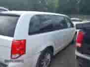 2019 Dodge Grand Caravan SE z VIN 2C4RDGBG2KR759787, wystawiony jako IAAI lot #42459632 z przebiegiem 75 384 mil mil oraz . Historia ofert i sprzedaży dostępna na DreamBid. Obrazek 13.