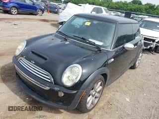2005 MINI Hardtop S with VIN WMWRE33475TD92196, listed as a IAAI auction lot 42492221 with 145,829 mi miles and . Bid and sale history available at DreamBid. Image 2.