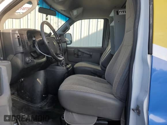 2023 Chevrolet Express Cargo с VIN 1GCWGAFP9P1212867, выставлен на аукционе Copart как лот 59791485 с пробегом 36 221 миль миль и Списание • Salvage title. История ставок и продаж доступна на DreamBid. Изображение 7.