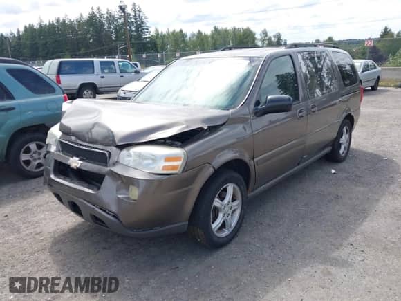 2005 Chevrolet Uplander LS z VIN 1GNDV23L75D268653, wystawiony jako IAAI lot #43019907 z przebiegiem Nie podano mil oraz . Historia ofert i sprzedaży dostępna na DreamBid. Obrazek 2.