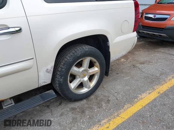 2008 Chevrolet Avalanche 2LT с VIN 3GNFK12338G263115, выставлен на аукционе IAAI как лот 42611695 с пробегом 152 912 миль миль и . История ставок и продаж доступна на DreamBid. Изображение 12.