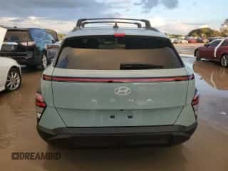 2024 Hyundai Kona SEL с VIN KM8HC3AB3RU133932, выставлен на аукционе Copart как лот 73727624 с пробегом 2 093 миль миль и Списание • Salvage title. История ставок и продаж доступна на DreamBid. Изображение 6.