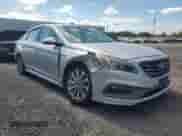 2015 Hyundai Sonata Sport с VIN 5NPE34AF3FH162093, выставлен на аукционе Copart как лот 84408475 с пробегом 80 493 миль миль и Списание • Salvage title. История ставок и продаж доступна на DreamBid. Изображение 4.