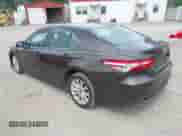 2018 Toyota Camry SE z VIN 4T1B11HK8JU541000, wystawiony jako IAAI lot #42759084 z przebiegiem 54 273 mil mil oraz . Historia ofert i sprzedaży dostępna na DreamBid. Obrazek 3.