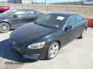 2015 Volvo S60 T5 Premier с VIN YV1612TK4F2356751, выставлен на аукционе IAAI как лот 41666654 с пробегом Не указан миль и . История ставок и продаж доступна на DreamBid. Изображение 2.
