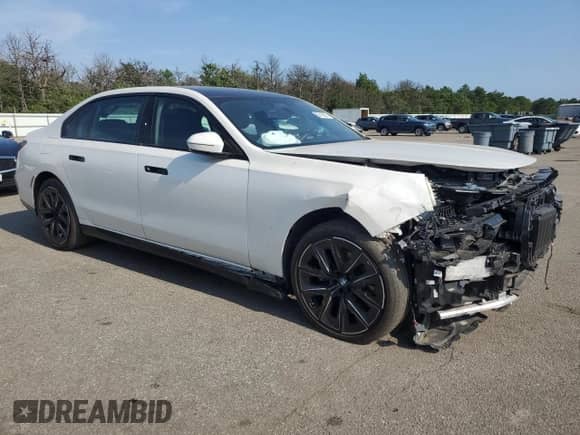 2024 BMW 7 Series 760i xDrive с VIN WBA33EJ05RCR10400, выставлен на аукционе Copart как лот 65119055 с пробегом 25 437 миль миль и Списание • Salvage title. История ставок и продаж доступна на DreamBid. Изображение 4.