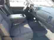 2012 Chevrolet Silverado 1500 LT z VIN 1GCNCSEA5CZ269525, wystawiony jako IAAI lot #41998739 z przebiegiem 172 992 mil mil oraz . Historia ofert i sprzedaży dostępna na DreamBid. Obrazek 5.