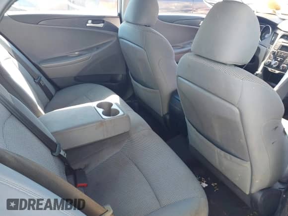 2014 Hyundai Sonata GLS z VIN 5NPEB4AC4EH877343, wystawiony jako IAAI lot #43324912 z przebiegiem Nie podano mil oraz . Historia ofert i sprzedaży dostępna na DreamBid. Obrazek 8.