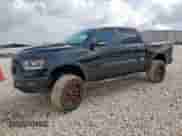2020 Ram 1500 Rebel z VIN 1C6SRFLT6LN127034, wystawiony jako Copart lot #64791005 z przebiegiem 86 689 mil mil oraz Szkoda całkowita • Salvage title. Historia ofert i sprzedaży dostępna na DreamBid. Obrazek 1.