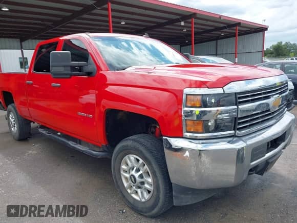 2015 Chevrolet Silverado 2500HD LT z VIN 1GC1KVE81FF124195, wystawiony jako IAAI lot #42883281 z przebiegiem 331 547 mil mil oraz . Historia ofert i sprzedaży dostępna na DreamBid. Obrazek 1.