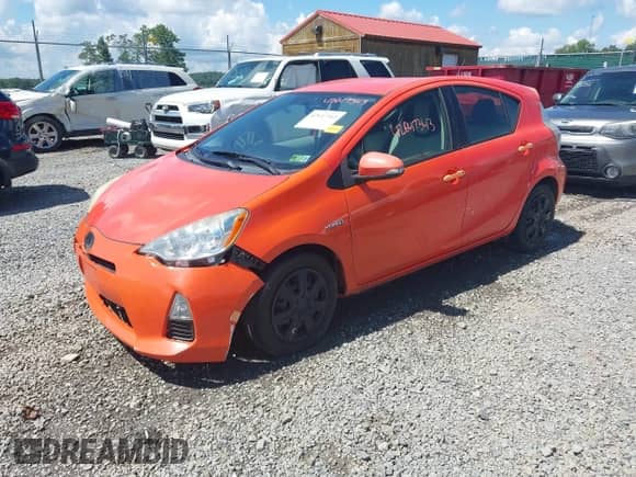 2012 Toyota Prius One z VIN JTDKDTB38C1017620, wystawiony jako IAAI lot #42647343 z przebiegiem 146 011 mil mil oraz . Historia ofert i sprzedaży dostępna na DreamBid. Obrazek 2.