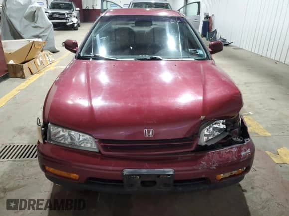 1994 Honda Accord LX с VIN 1HGCD5633RA020090, выставлен на аукционе Copart как лот 85233204 с пробегом 55 909 миль миль и Списание • Salvage title. История ставок и продаж доступна на DreamBid. Изображение 5.
