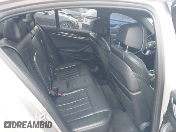 2018 BMW 5 Series M550i xDrive с VIN WBAJB9C55JB287235, выставлен на аукционе IAAI как лот 41711110 с пробегом 42 605 миль миль и . История ставок и продаж доступна на DreamBid. Изображение 8.