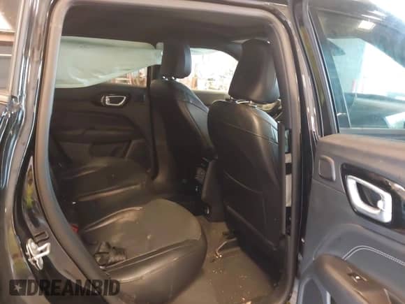 2023 Jeep Compass Limited z VIN 3C4NJDCN5PT528888, wystawiony jako IAAI lot #42702004 z przebiegiem 17 815 mil mil oraz . Historia ofert i sprzedaży dostępna na DreamBid. Obrazek 8.