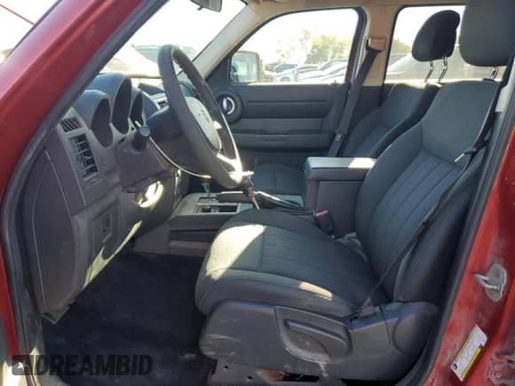 2011 Dodge Nitro Heat with VIN 1D4PU4GK6BW529117, listed as a Copart auction lot 82305125 with 180,005 mi miles and Salvage title. Bid and sale history available at DreamBid. Image 7.