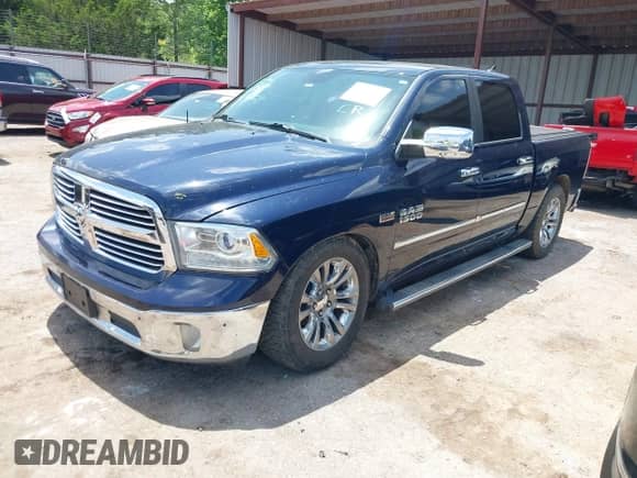 2014 Ram 1500 Longhorn z VIN 1C6RR7PTXES438677, wystawiony jako IAAI lot #42536992 z przebiegiem 217 356 mil mil oraz . Historia ofert i sprzedaży dostępna na DreamBid. Obrazek 2.