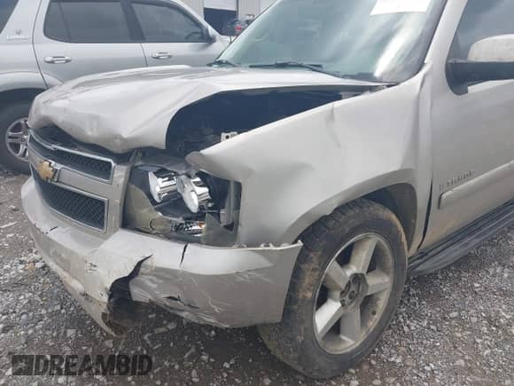 2007 Chevrolet Tahoe LTZ z VIN 1GNFK13017J119175, wystawiony jako IAAI lot #42540023 z przebiegiem 319 428 mil mil oraz . Historia ofert i sprzedaży dostępna na DreamBid. Obrazek 6.