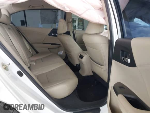 2015 Honda Accord Touring z VIN 1HGCR6F78FA000598, wystawiony jako IAAI lot #43235518 z przebiegiem 225 245 mil mil oraz . Historia ofert i sprzedaży dostępna na DreamBid. Obrazek 8.