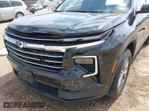 2024 Chevrolet Traverse FWD LT z VIN 1GNERGKS1RJ199710, wystawiony jako IAAI lot #42037681 z przebiegiem 18 989 mil mil oraz . Historia ofert i sprzedaży dostępna na DreamBid. Obrazek 6.