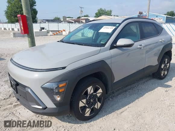 2024 Hyundai Kona SEL с VIN KM8HBCAB1RU096124, выставлен на аукционе IAAI как лот 42904719 с пробегом 26 550 миль миль и . История ставок и продаж доступна на DreamBid. Изображение 2.