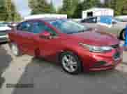 2017 Chevrolet Cruze LT z VIN 1G1BE5SM7H7270264, wystawiony jako Copart lot #85945005 z przebiegiem 181 977 mil mil oraz Czysty tytuł • Clean title. Historia ofert i sprzedaży dostępna na DreamBid. Obrazek 4.