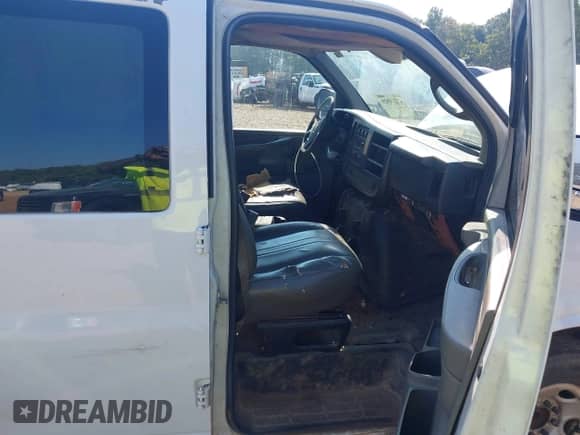 2011 Chevrolet Express Cargo с VIN 1GCWGFBA0B1114091, выставлен на аукционе IAAI как лот 43234920 с пробегом 368 067 миль миль и . История ставок и продаж доступна на DreamBid. Изображение 5.