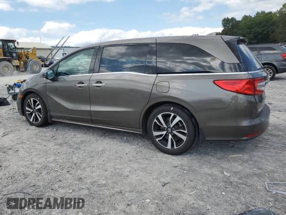 2018 Honda Odyssey Elite with VIN 5FNRL6H98JB048367, listed as a Copart auction lot 80057575 with 107,887 mi miles and Clean title. Bid and sale history available at DreamBid. Image 2.