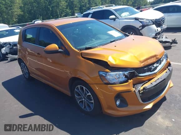 2019 Chevrolet Sonic LT с VIN 1G1JD6SB3K4115853, выставлен на аукционе IAAI как лот 43168645 с пробегом 71 808 миль миль и . История ставок и продаж доступна на DreamBid. Изображение 1.