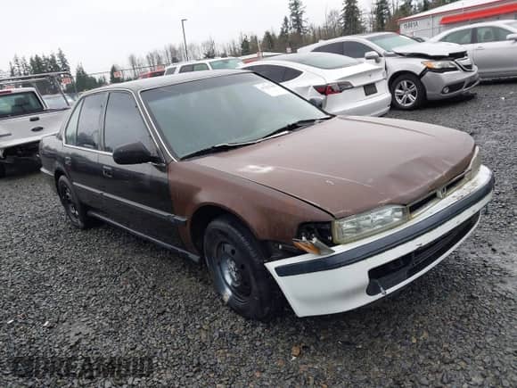 1990 Honda Accord LX z VIN JHMCB7658LC087442, wystawiony jako IAAI lot #41237681 z przebiegiem 215 972 mil mil oraz . Historia ofert i sprzedaży dostępna na DreamBid. Obrazek 1.