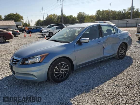 2012 Honda Accord LX z VIN 1HGCP2F3XCA025686, wystawiony jako Copart lot #81578145 z przebiegiem 124 040 mil mil oraz Szkoda całkowita • Salvage title. Historia ofert i sprzedaży dostępna na DreamBid. Obrazek 1.